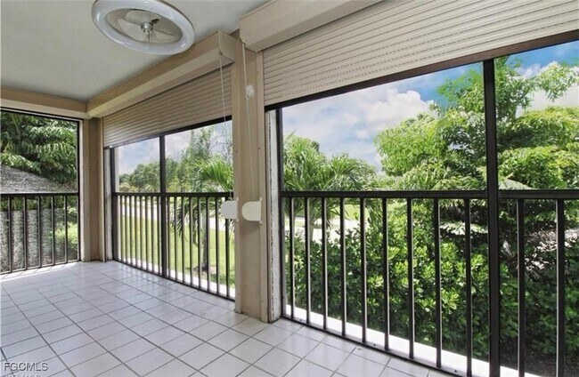 Building Photo - 9285 Lake Park Dr