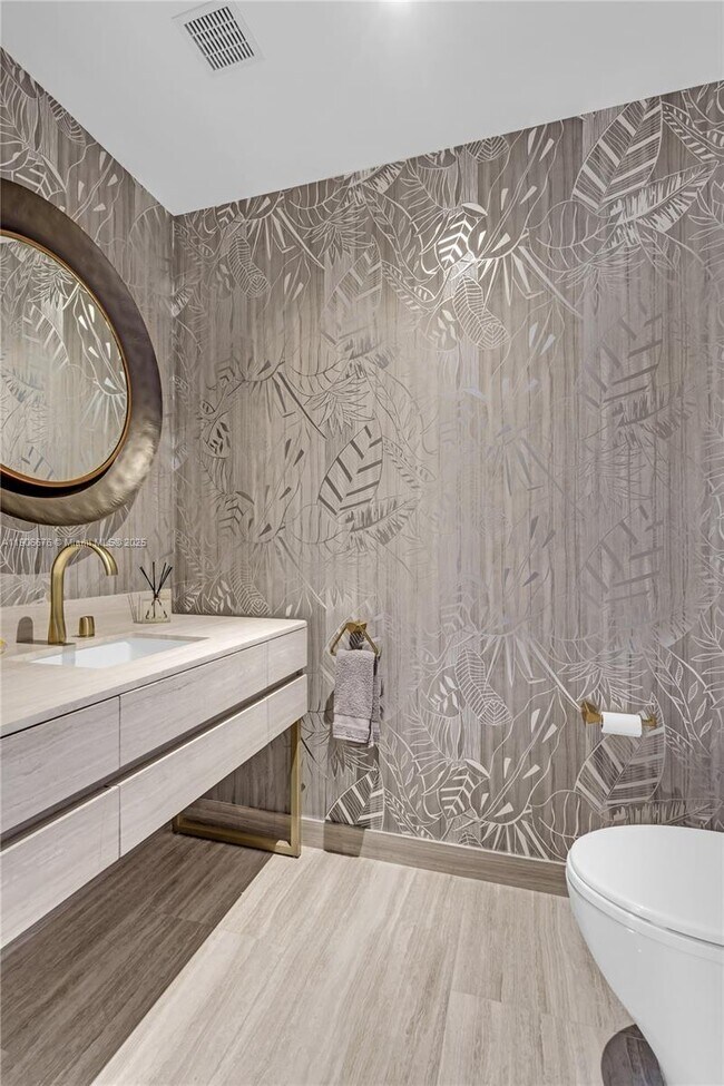 Building Photo - 18975 Collins Ave