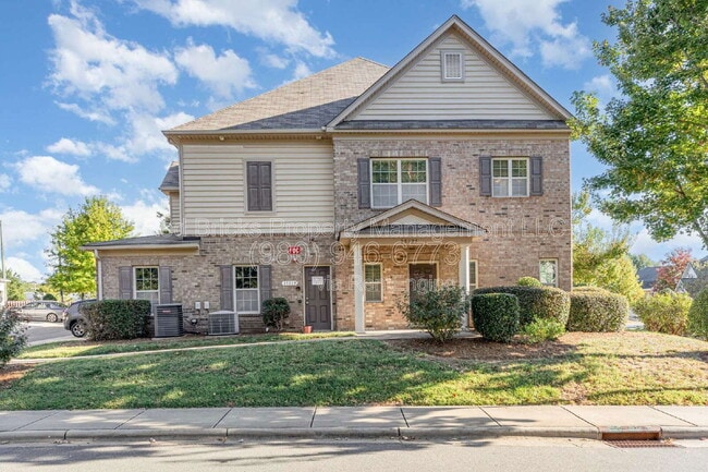 Building Photo - 15125 Jade St