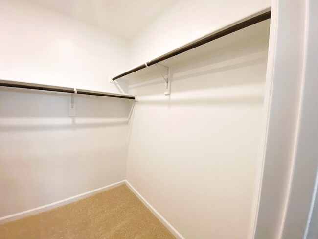 Master Closet1 - 621 Hummingbird Dr