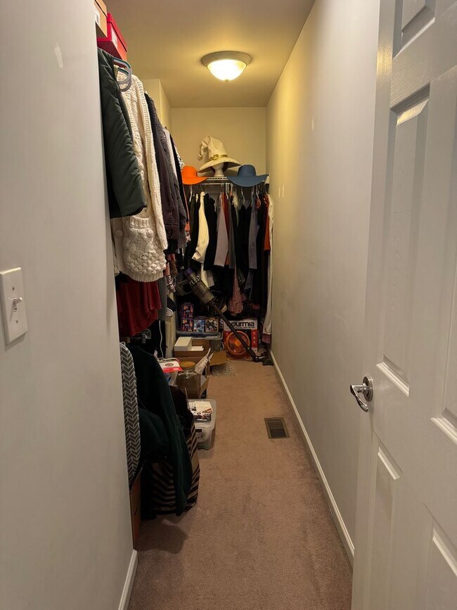 Building Photo - 516 Borden Rd