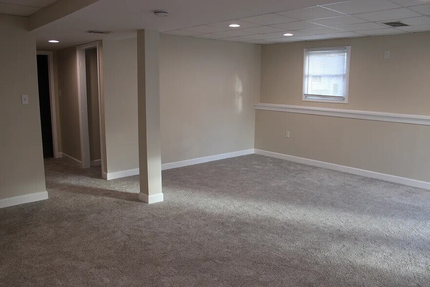 Building Photo - 7 White Birch Dr