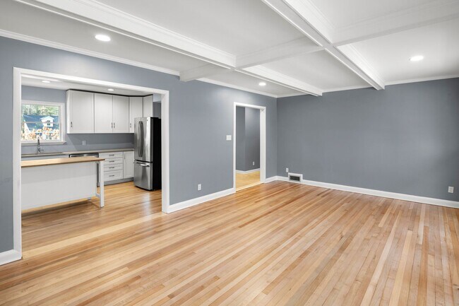 Building Photo - Biltmore Forest Home