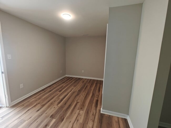 Building Photo - 2 bedroom home