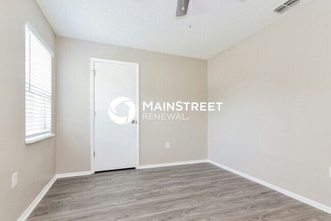 Building Photo - 4 Bedroom Pet-Friendly Home in Winter Haven, FL with Main Street Renewal