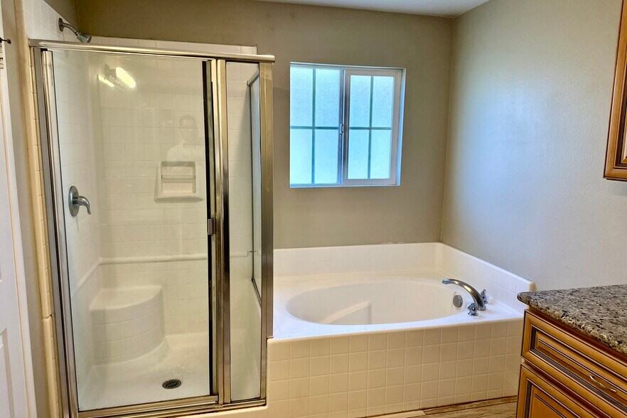 Building Photo - 16628 Atlas Ln