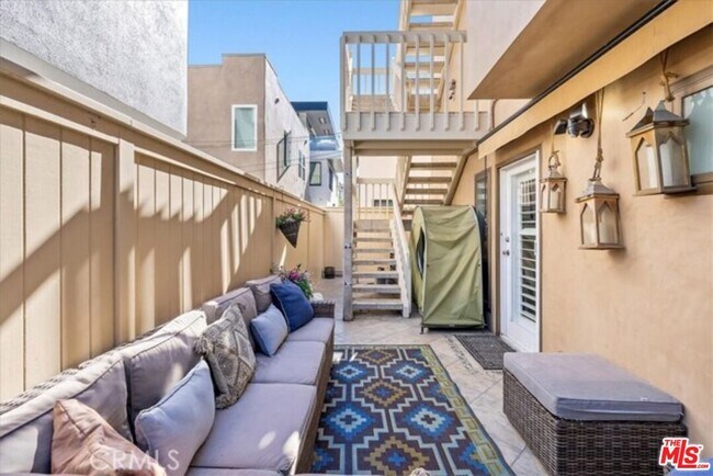 Building Photo - 712 Highland Ave