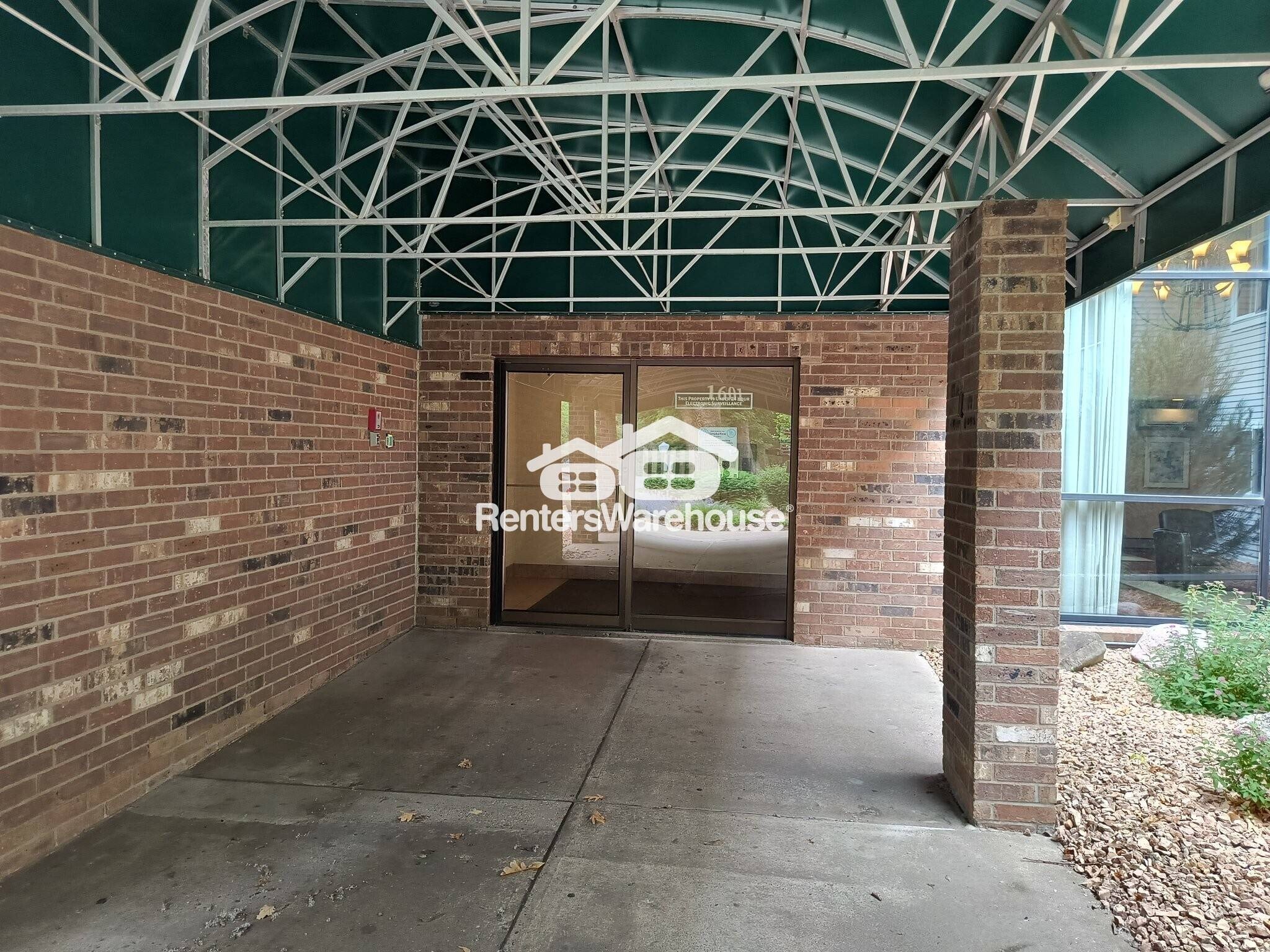 Building Photo - 1601 N Innsbruck Dr