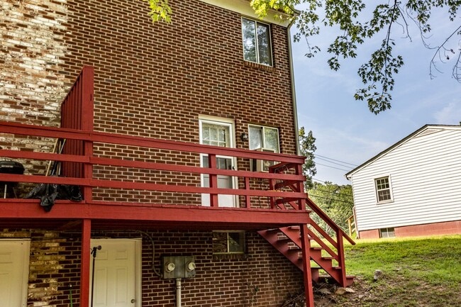 Building Photo - 223 Stribling Ave