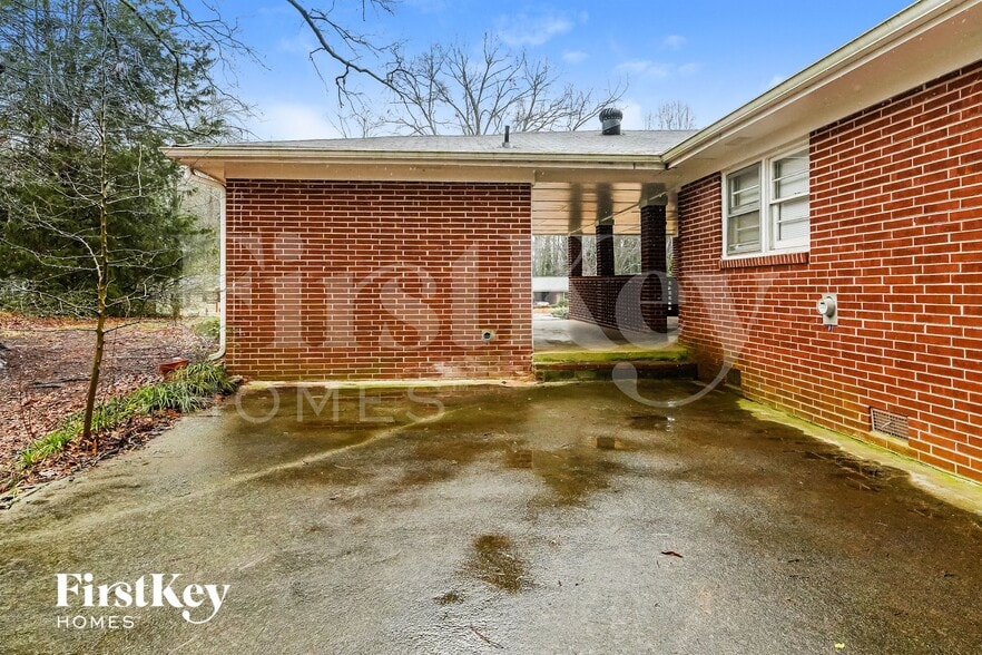 Building Photo - 4245 Springdale Cir