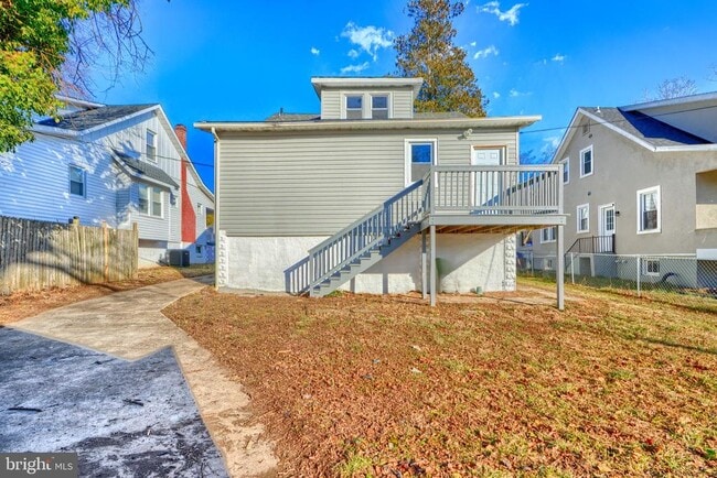 Building Photo - 6504 Rosemont Ave