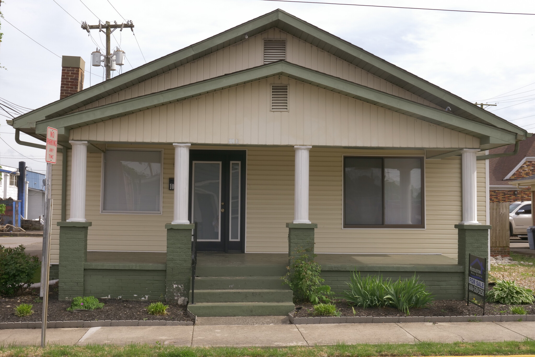 Building Photo - 105 W 5th St