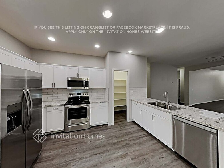 Building Photo - 2699 W Camp River Rd