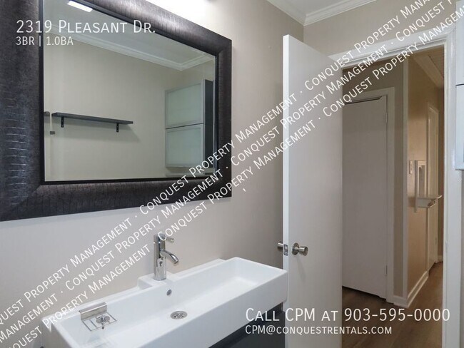 Building Photo - 2319 Pleasant Dr