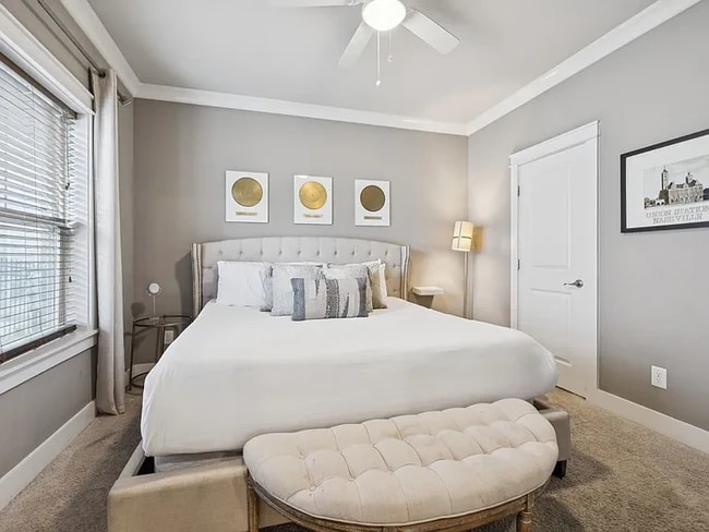 Building Photo - 1722 14th Ave S