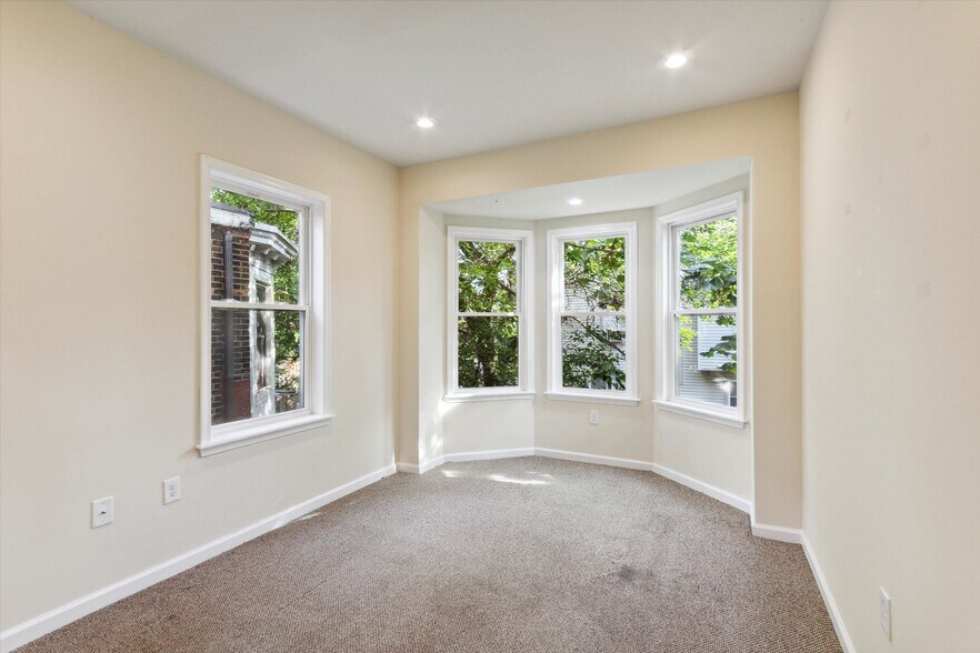 Building Photo - 1804 W Montgomery Ave