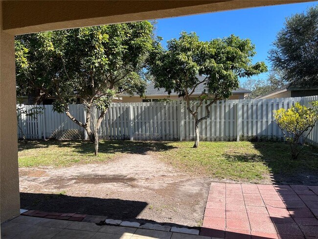 Building Photo - 5114 Santa Ana Dr