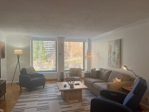 Building Photo - 1 Gold St