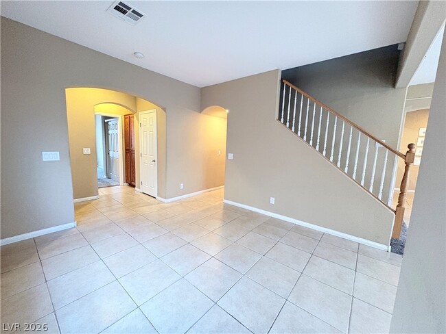 Building Photo - 5014 Golden Antelope Way