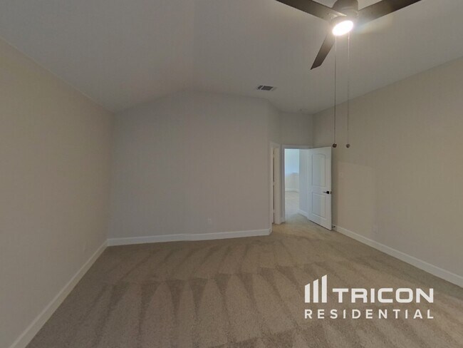 Building Photo - 1221 Bullock Dr
