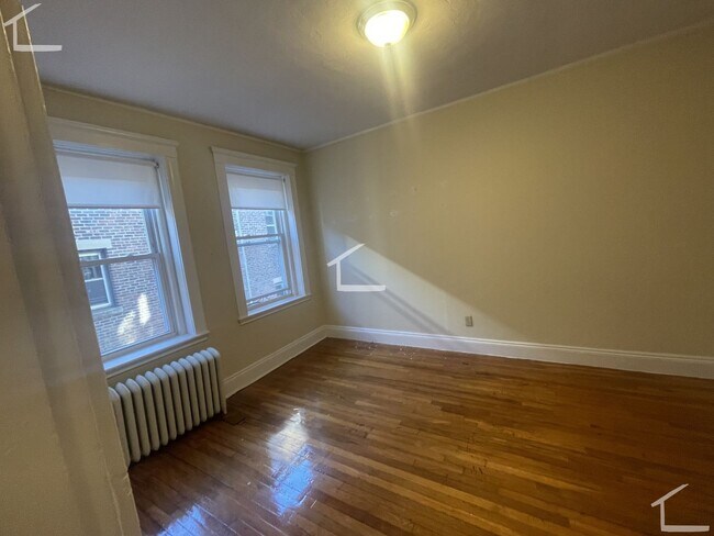 Building Photo - 9/1 No Fee! Spacious 1BR apartment on Allston/Brookline border