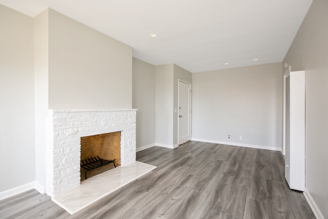 Building Photo - Malibu Cove Apartments