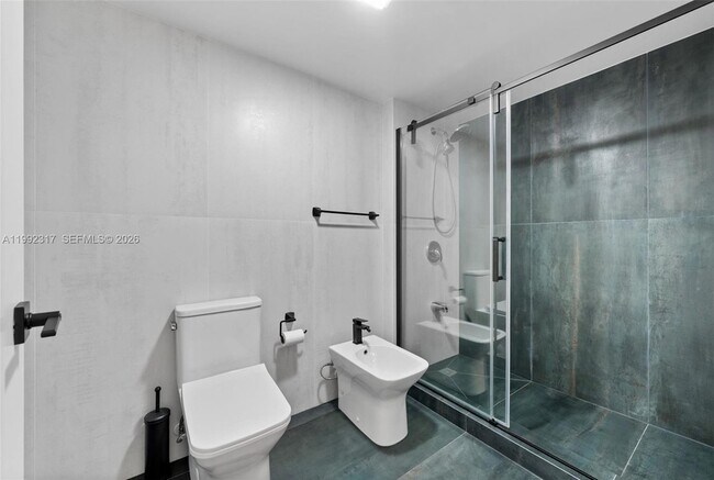 Building Photo - 210 174th St