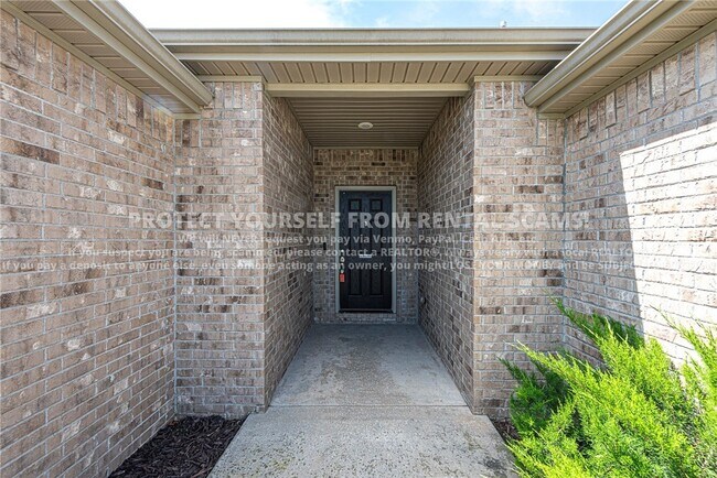 Building Photo - 1111 Tulip St