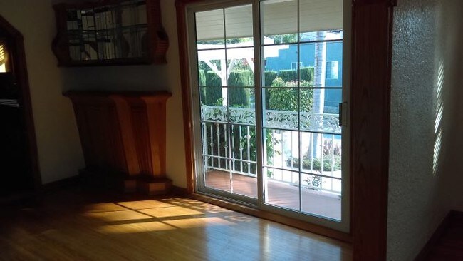 Building Photo - 162 Westmont Dr