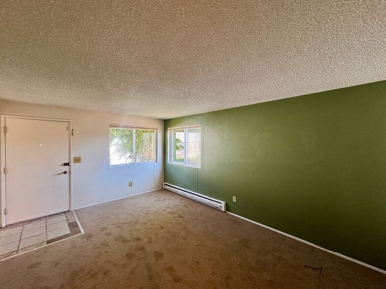 Building Photo - 129 27th Ave E
