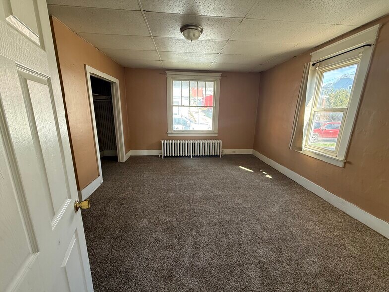 Building Photo - 427 Spruce St