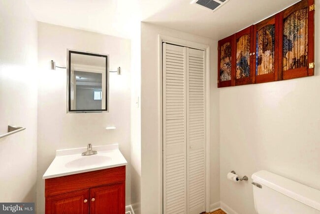 Building Photo - 7109 Davis Ct