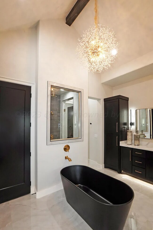 Building Photo - 9405 Rockridge Pkwy