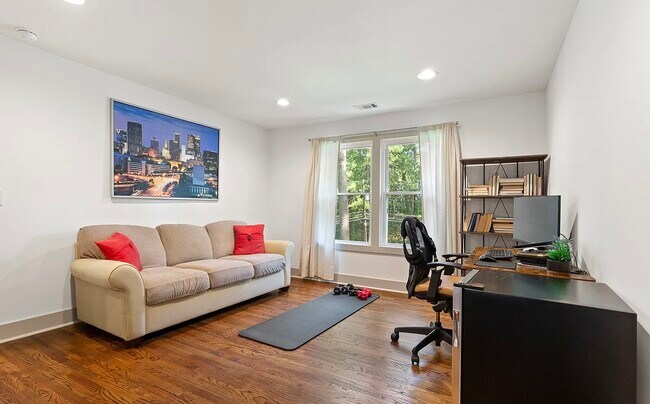 Building Photo - 2129 Kensington Gates Dr NW