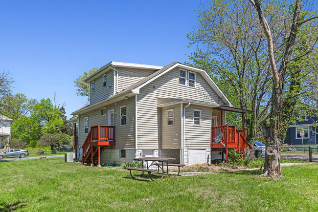 Building Photo - 3901 Coolidge Ave