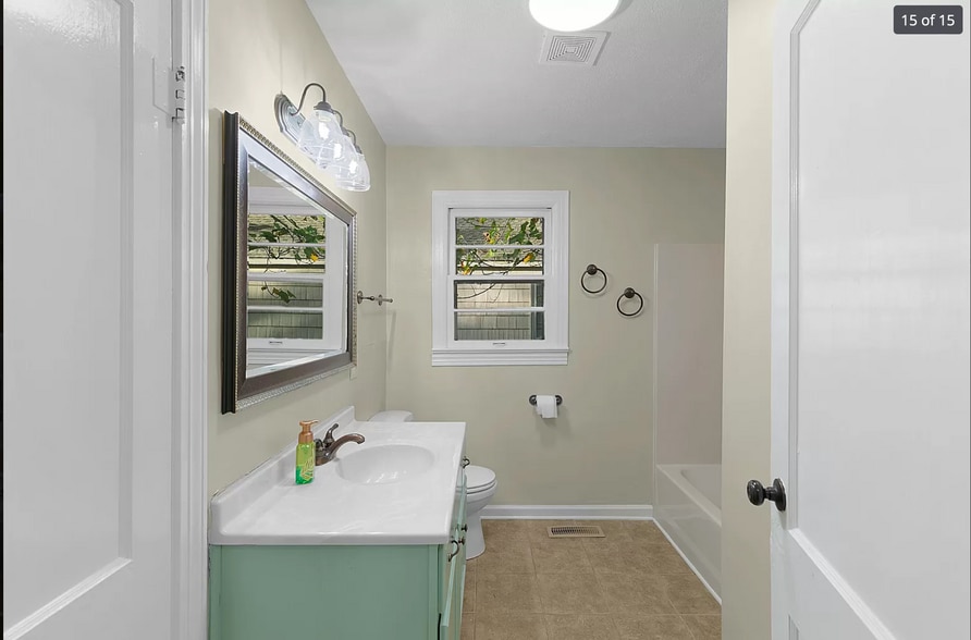 Building Photo - 140 Summar Dr