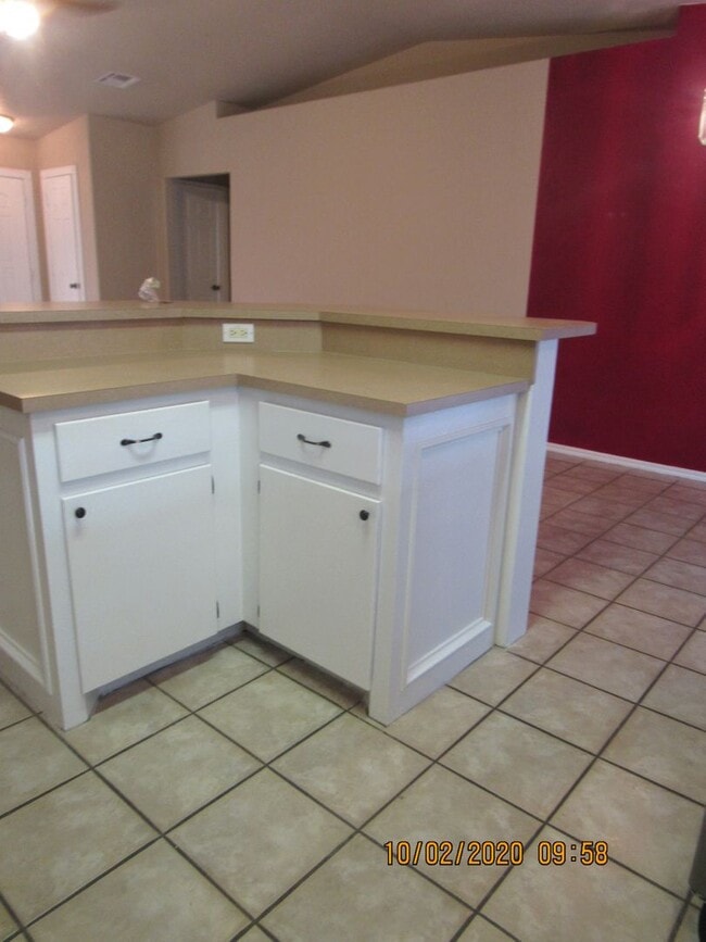 Building Photo - Great Eastside Home!