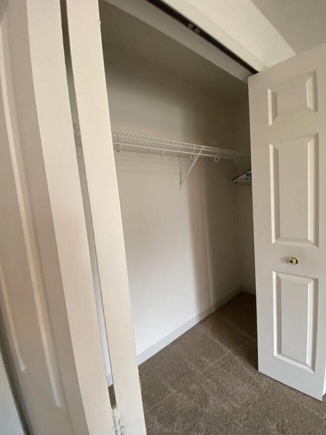 Building Photo - 25027 Rushmore Ct