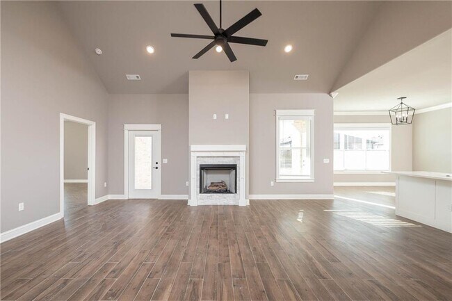Building Photo - 5653 Poppy Ave