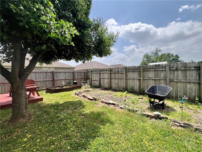 Building Photo - 2009 S 11th St