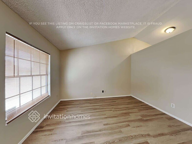 Building Photo - 3130 W Las Palmaritas Dr