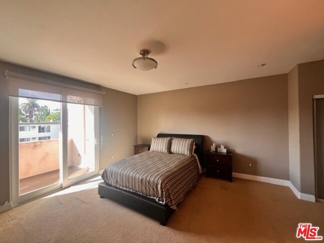 Building Photo - 8609 W Knl Dr