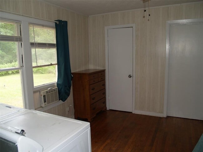 Building Photo - 11131 Woodside Dr