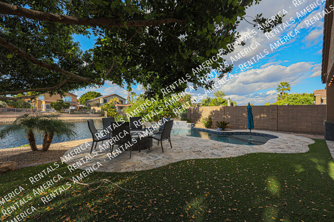 Building Photo - 6806 W Skylark Dr