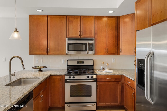 Building Photo - 65 3rd St