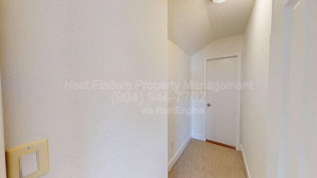 Building Photo - 283 Holland Dr