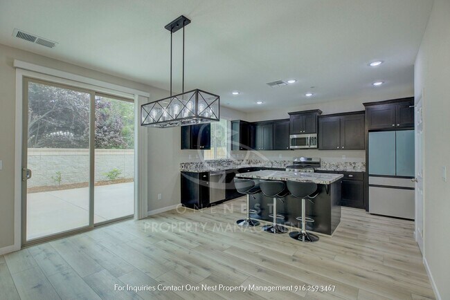 Building Photo - Brand new-4 bedroom, loft, 3 bathroom - Li...