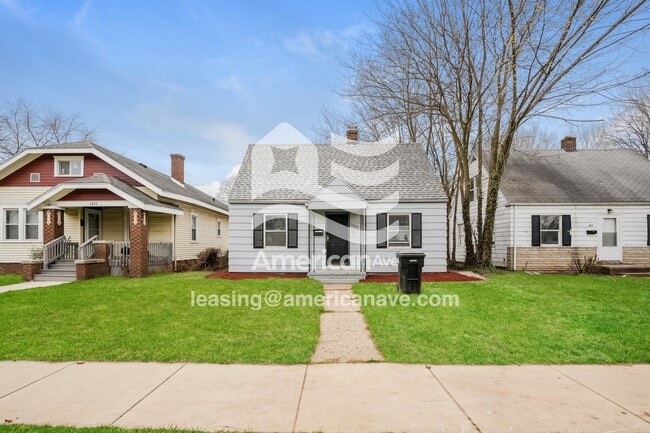 Building Photo - 1325 N Meade St