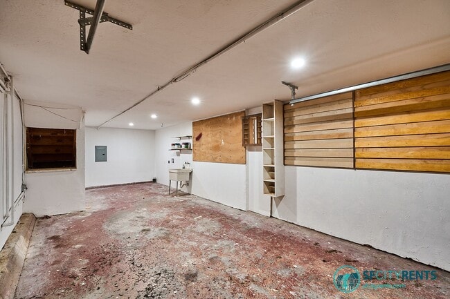 Building Photo - Pacifica: Remodeled 2 Bed 1 Bath w/ Garage & Fenced Yard in Sharp Park