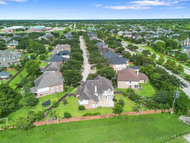 Building Photo - 6026 Briar Hill Ct